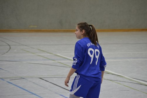 Annalena Müllenmeister beobachtet Torhüterin Eugenie Annalena Müllenmeister beobachtet Torhüterin Eugenie