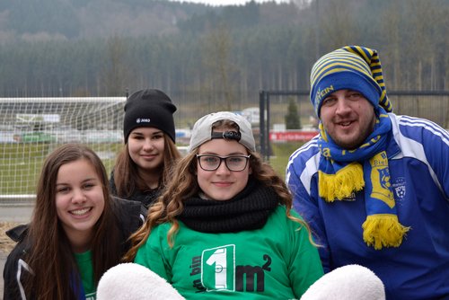 Gruppenfoto der Spielerinnen mit dem Trainer, Teil 1 Gruppenfoto der Spielerinnen mit dem Trainer, Teil 1