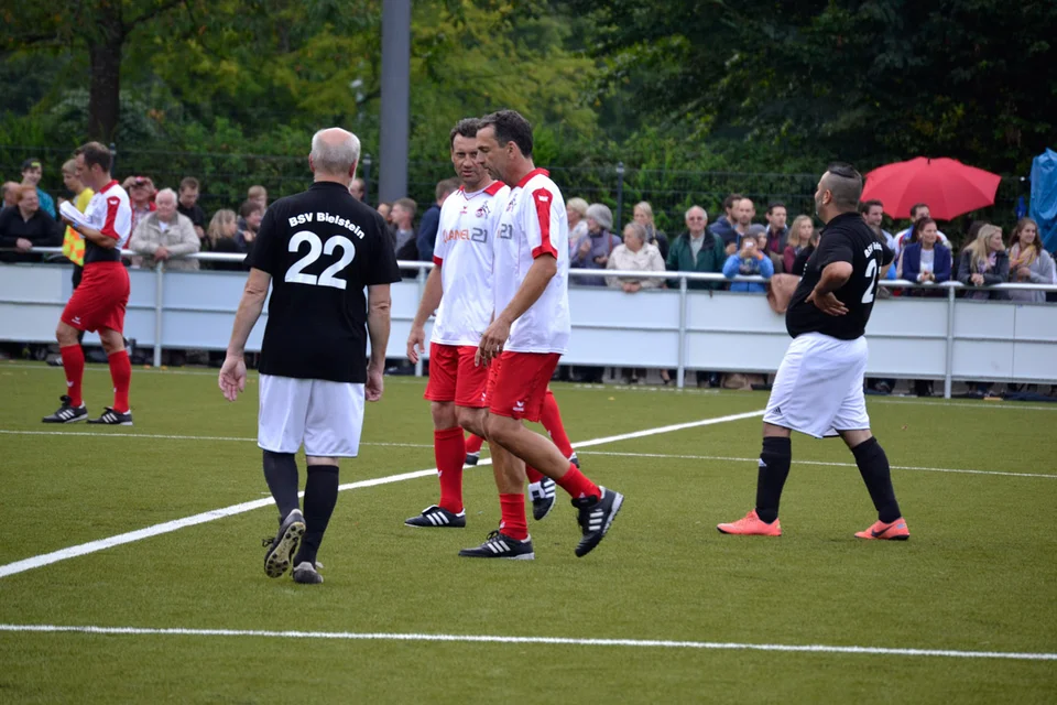 Hatten trotz des einen oder anderen Gegentores immer noch gut lachen: Rainer Klocke und Destan Jasarevic Hatten trotz des einen oder anderen Gegentores immer noch gut lachen: Rainer Klocke und Destan Jasarevic