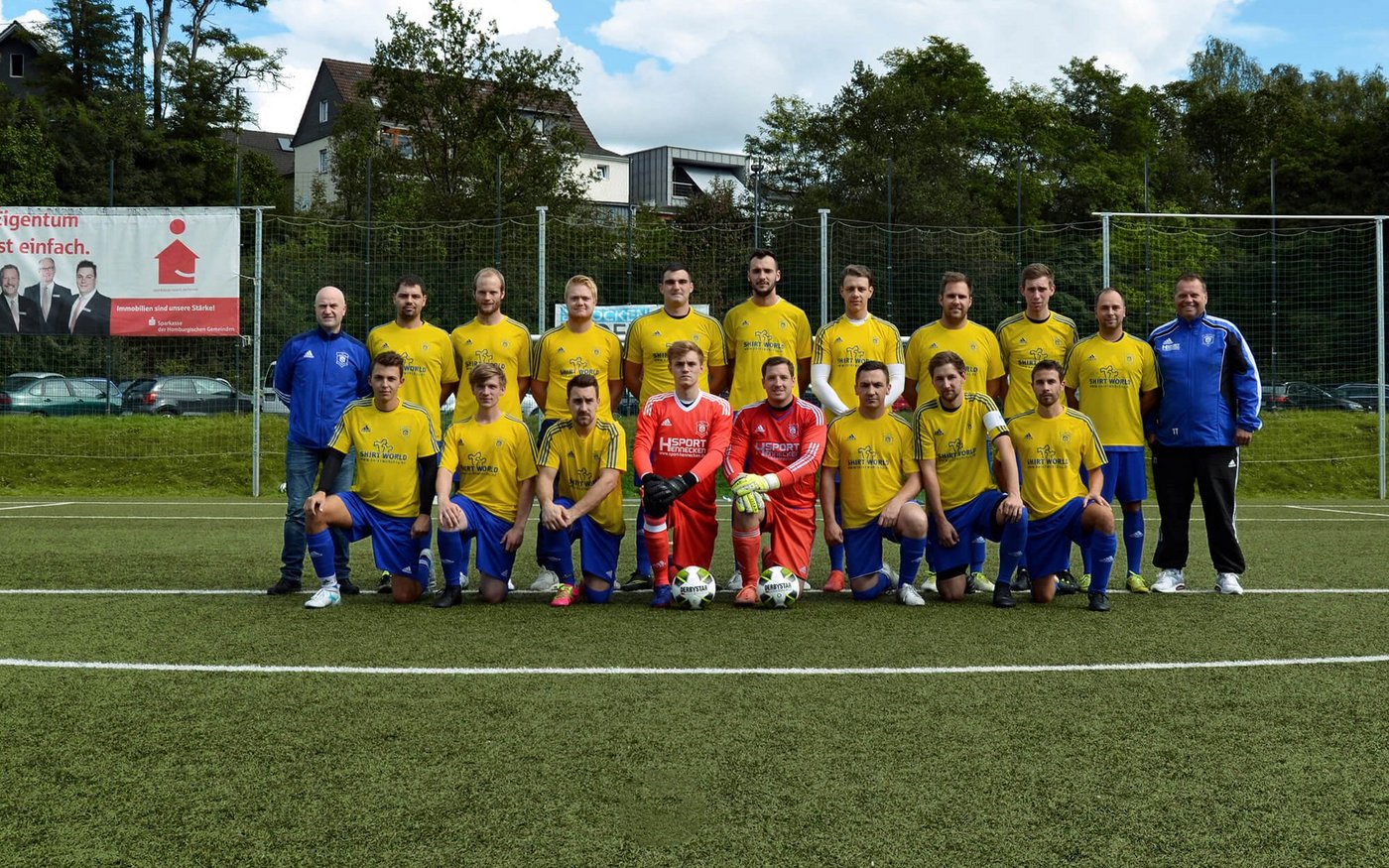 Die Zweite Herrenmannschaft des BSV Viktoria Bielstein um das Trainerteam Johann Kast und Thomas Tröster