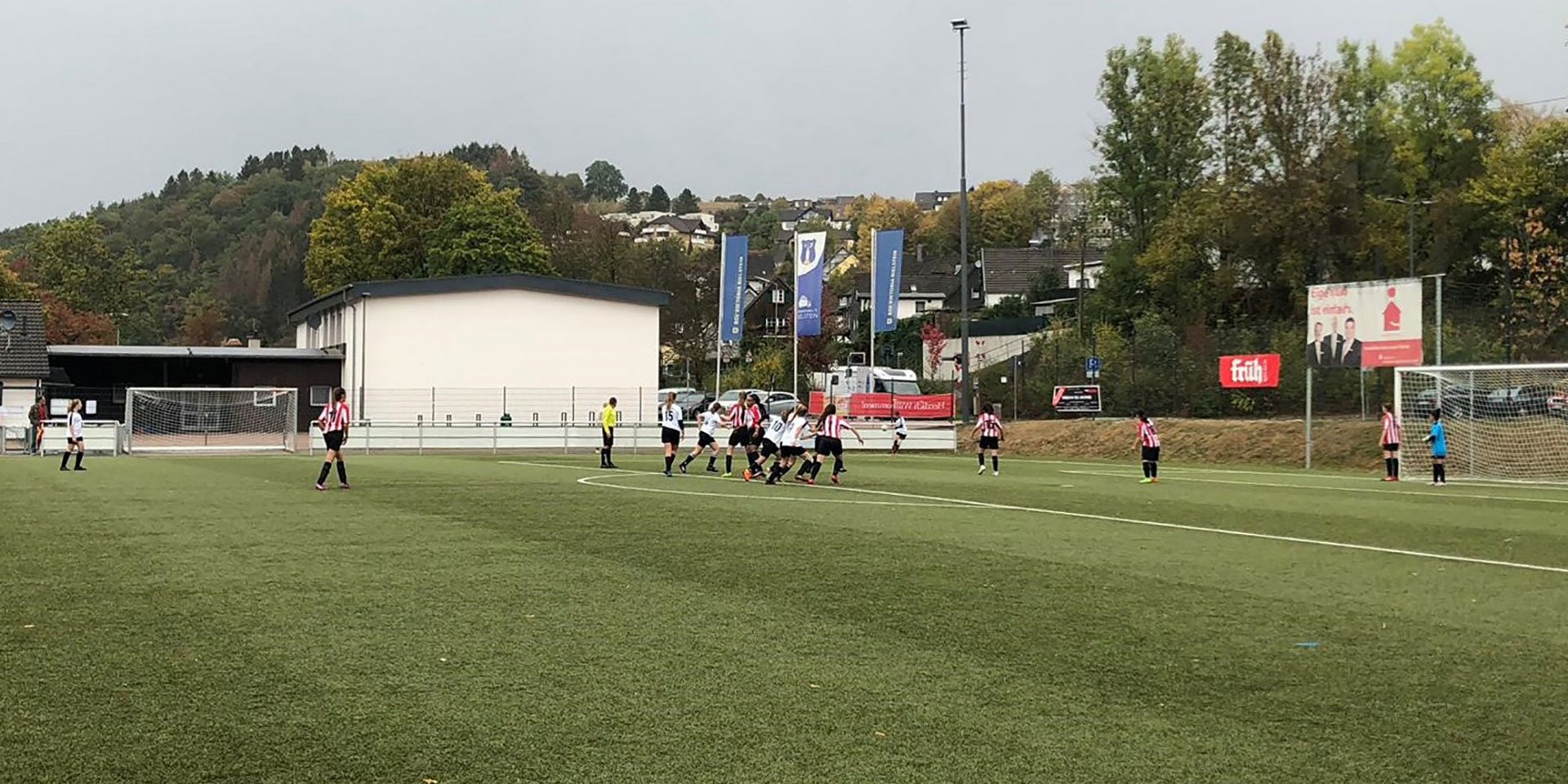 Unsere U17 Juniorinnen ließen sich von der harten Gangart der Kölnerinnen nicht einschüchtern und fuhren einen hochverdienten Sieg ein