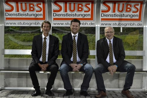 Hatten gut lachen: der Vereinsvorstand ... Hatten gut lachen: der Vereinsvorstand ...