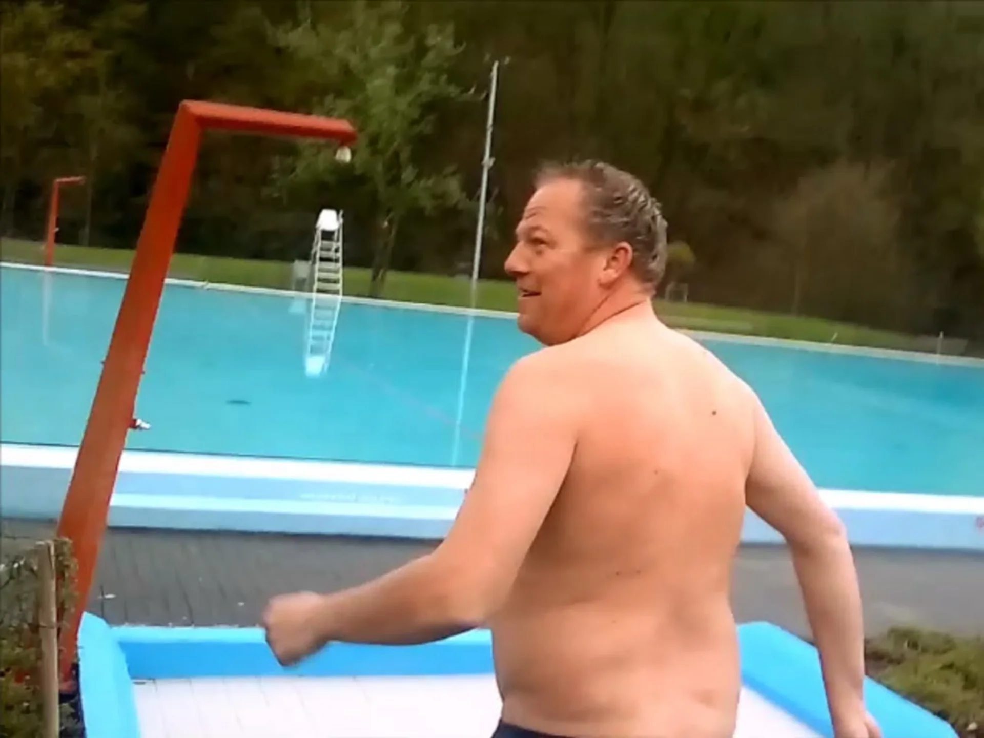 Wie fühlt sich das an, bei -4°C baden zu gehen? Thorsten P. war interessiert und ging dem nach