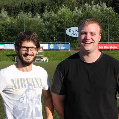 Voller Vorfreude: Co-Trainer Georgios Xanthoulis (links) und Maximilian Reinelt (rechts) freuen sich, wenn es endlich wieder losgeht