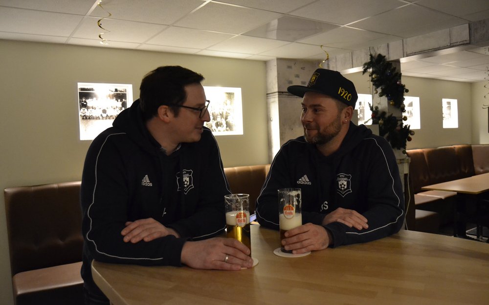 Florian Last und Ronnie Schmidt im Vereinshaus des BSV Bielstein