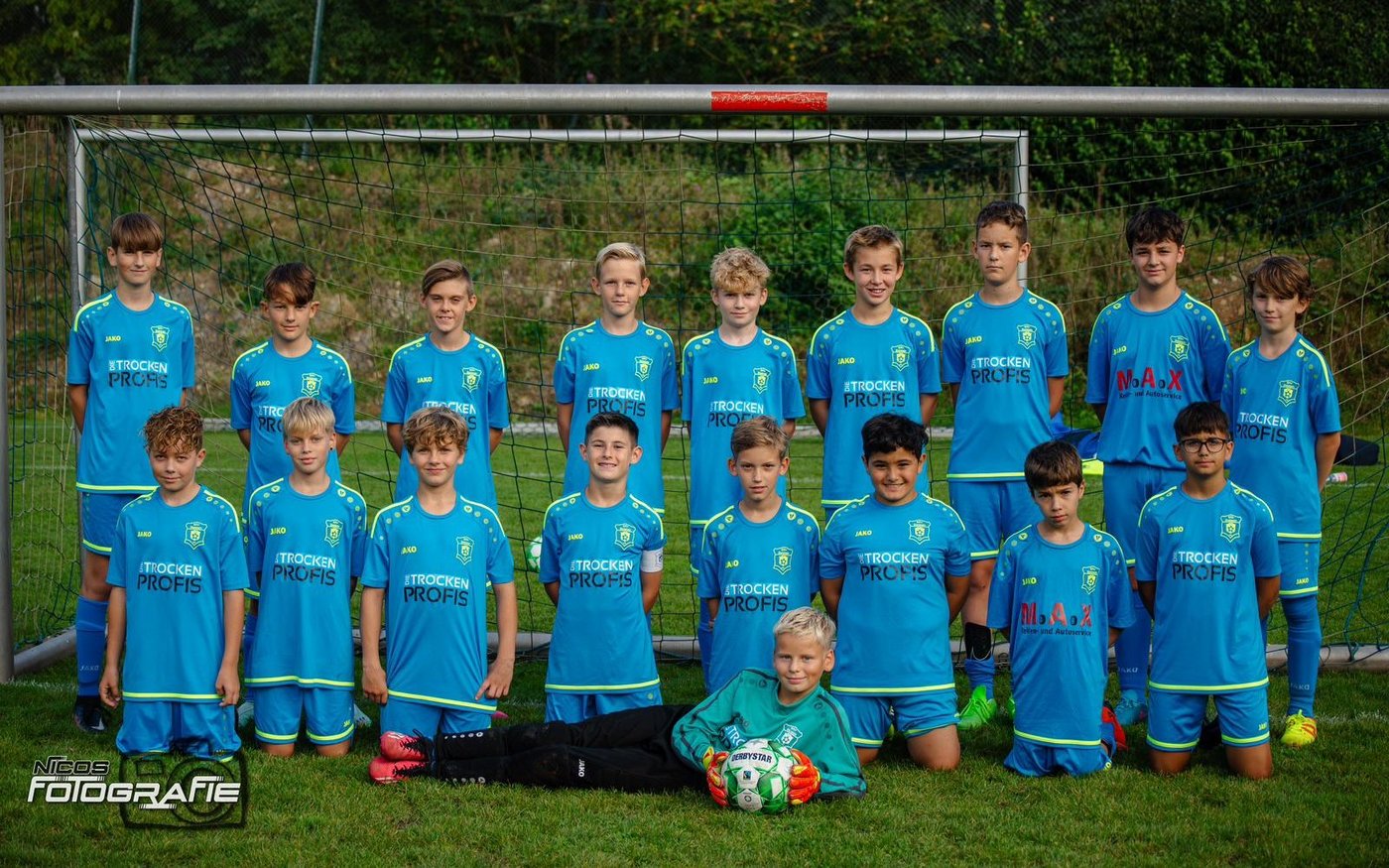 Die U13 Junioren des BSV Viktoria Bielstein um das Trainerteam David Jurzyca und Felix Draube
