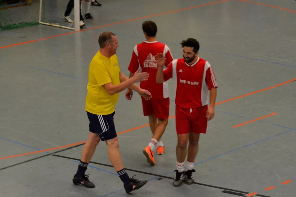 Handshake unter Sportskameraden: Thorsten Prangenberg ... Handshake unter Sportskameraden: Thorsten Prangenberg ...