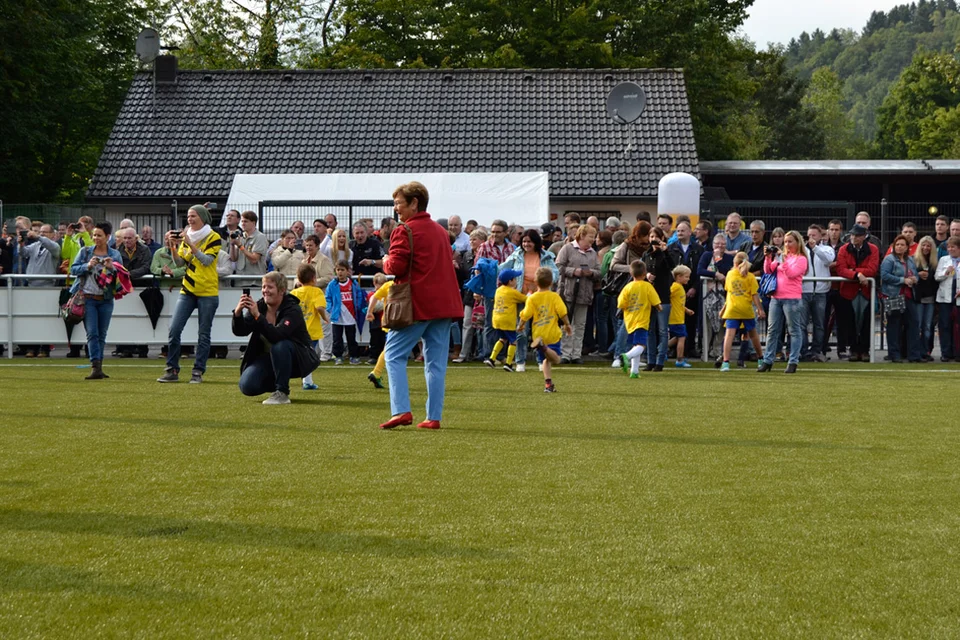 ... die Einlaufkids gaben alles ... die Einlaufkids gaben alles