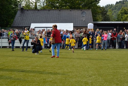 ... die Einlaufkids gaben alles ... die Einlaufkids gaben alles