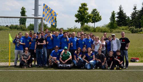 Vor Anpfiff war noch Zeit für ein Foto: Die Anhängerschaft des BSV Bielstein Vor Anpfiff war noch Zeit für ein Foto: Die Anhängerschaft des BSV Bielstein