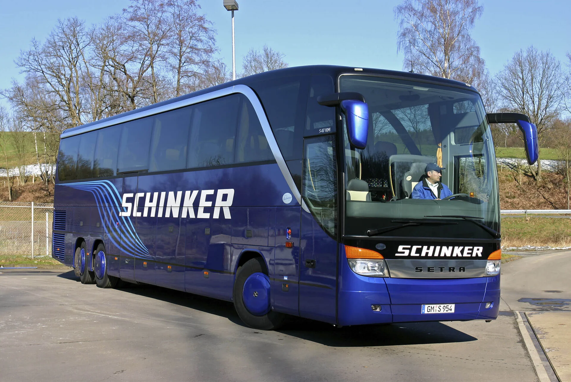 Für das Kreispokalfinale der Damen haben wir einen Bus gechartert, der für bis zu 50 Personen Platz bietet