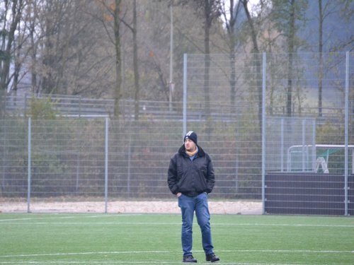 Trainer Carsten Fricke hatte an der Seitenlinie seine Ruhe - nur eine Einwechselspielerin stand ihm zur Verfügung
