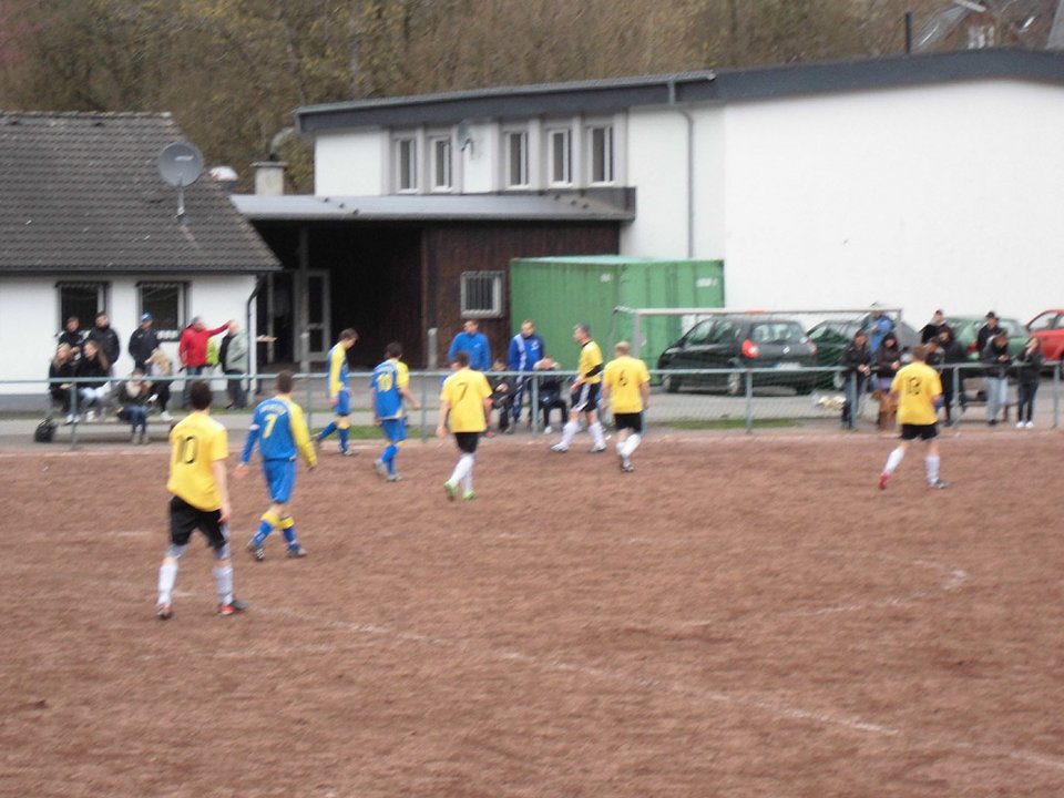 Der Freistoß vor dem 1:1: Marcel Nördtling wurde gefoult