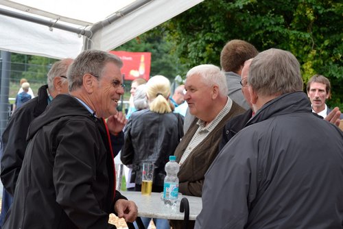 Unglaublich angenehme Gesprächspartner: Horst Mörchen, Thomas Noss und Eberhard Klein im Dialog mit einem Bekannten Unglaublich angenehme Gesprächspartner: Horst Mörchen, Thomas Noss und Eberhard Klein im Dialog mit einem Bekannten