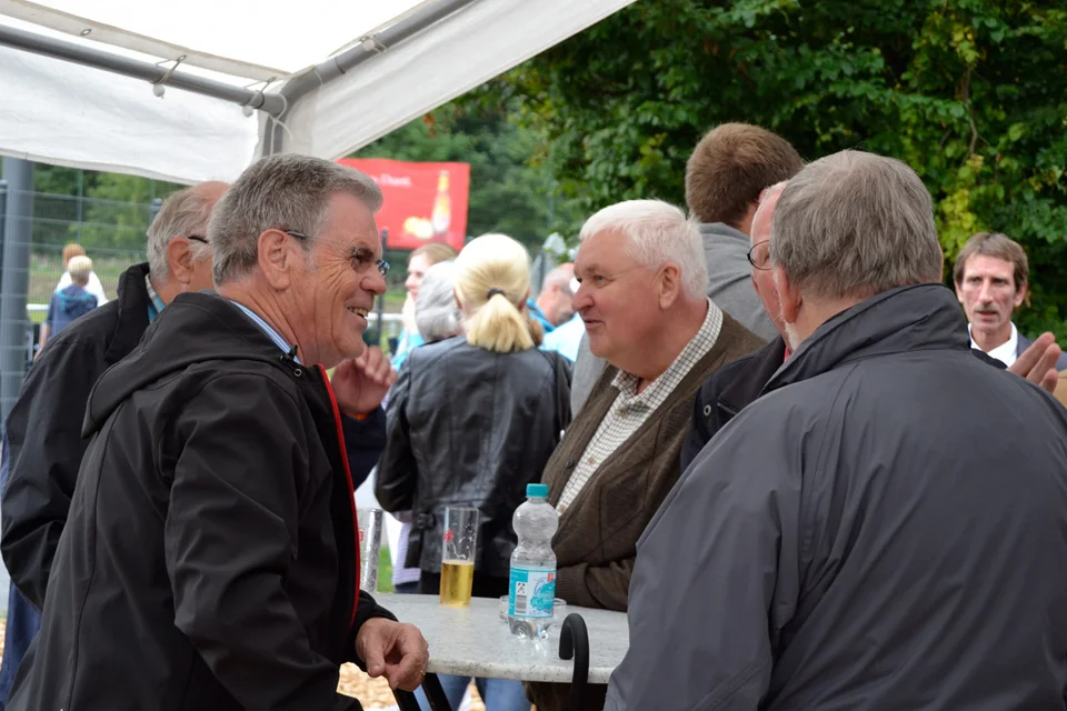 Unglaublich angenehme Gesprächspartner: Horst Mörchen, Thomas Noss und Eberhard Klein im Dialog mit einem Bekannten Unglaublich angenehme Gesprächspartner: Horst Mörchen, Thomas Noss und Eberhard Klein im Dialog mit einem Bekannten
