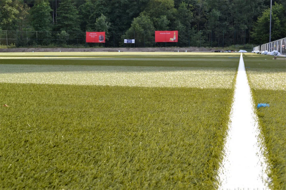 Noch sind die Einlassungen der Linien zu erkennen: dies wird sich mit dem ersten Abziehen ändern Noch sind die Einlassungen der Linien zu erkennen: dies wird sich mit dem ersten Abziehen ändern