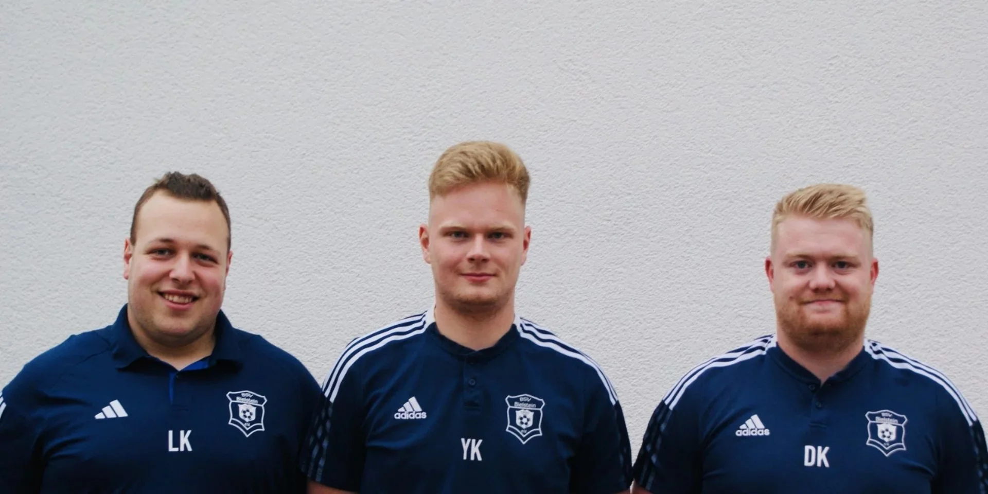 Betreuer Leon Kues sowie die Trainer Yannick König und Daniel Klein (v.l.) tragen auch in der kommenden Saison die Verantwortung für unsere U19 Junioren