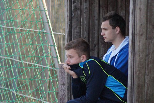 Durften in Halbzeit 1 eigentlich zufrieden sein mit dem Auftritt ihrer Mannschaft: Torben Heerling und Felix Bröcher Durften in Halbzeit 1 eigentlich zufrieden sein mit dem Auftritt ihrer Mannschaft: Torben Heerling und Felix Bröcher