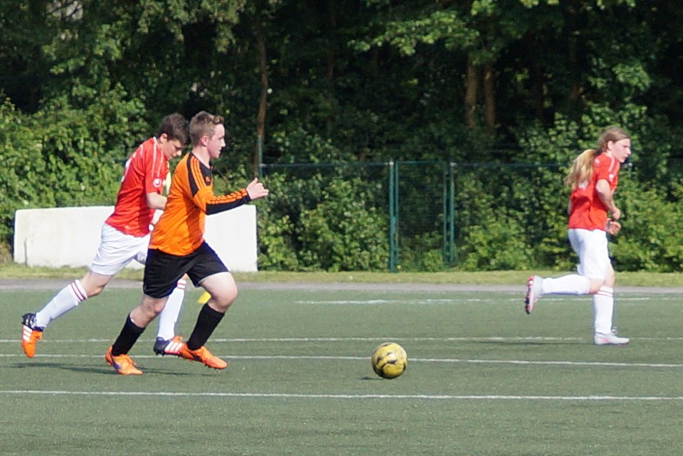 Nils Jung bei der Jagd nach dem Ball