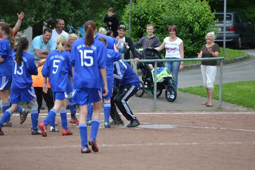 Sogar Applaus gab's für die fleißigen Helferinnen Sogar Applaus gab's für die fleißigen Helferinnen