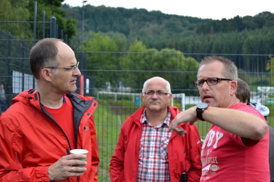 Erläuterte den Helfern die letzten Instruktionen: Rüdiger „Rü“ Brinkmann Erläuterte den Helfern die letzten Instruktionen: Rüdiger „Rü“ Brinkmann
