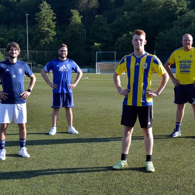 Georgios Xanthoulis, Björn Schumacher und Thorsten Prangenberg freuen sich über die Verpflichtung von Tim Bröcher