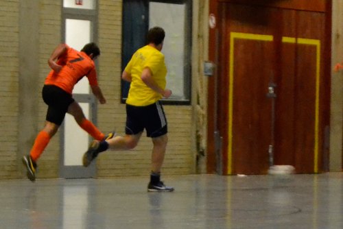 Carsten Fricke im Laufduell mit Patrick Weßel, das Letztgenannter nur knapp für sich entscheiden kann Carsten Fricke im Laufduell mit Patrick Weßel, das Letztgenannter nur knapp für sich entscheiden kann