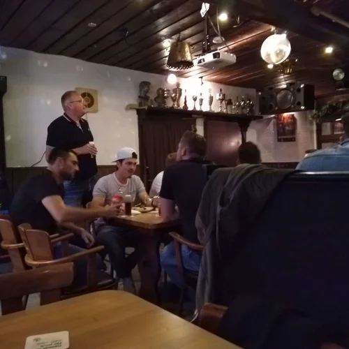 Kleiner Mannschaftsabend: Unsere Erste Herren ging zu Co-Trainer Georgios Xanthoulis ins Hohl und feierte seinen Mannschaftsabend
