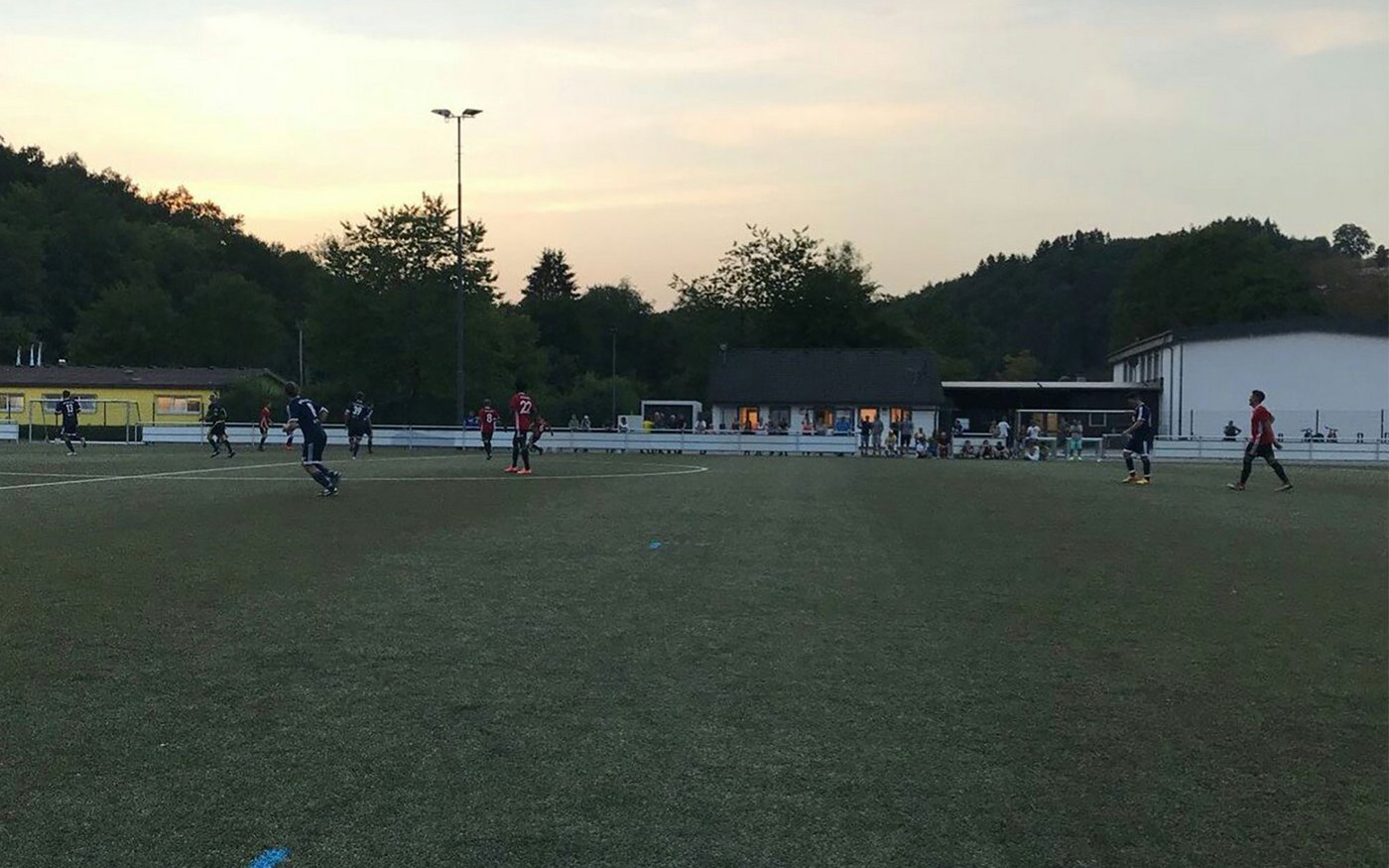 Unsere Erste Herren hielt gegen den Bezirksligisten lange Zeit gut dagegen