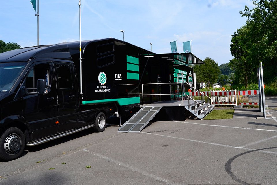 Voller Informationen: der Ausgang der Trucks