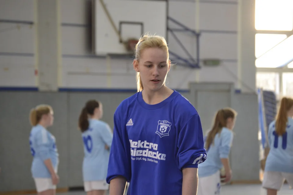 Mara Hahn beim Aufwärmen vor dem ersten Spiel Mara Hahn beim Aufwärmen vor dem ersten Spiel