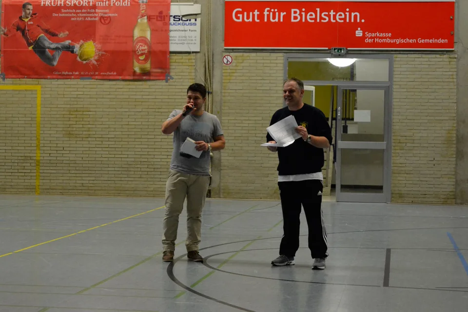 Fröhliche Turnierorganisatoren: Christopher Pethe und Frank Mohring ehrten die Sieger Fröhliche Turnierorganisatoren: Christopher Pethe und Frank Mohring ehrten die Sieger