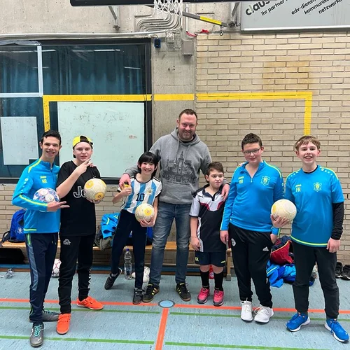 Hoher Besuch: Heute war Dirk Hartmann von Radio Berg beim Training unserer INKLUSIONS-Mannschaft zu Gast, um über unsere Arbeit zu berichten