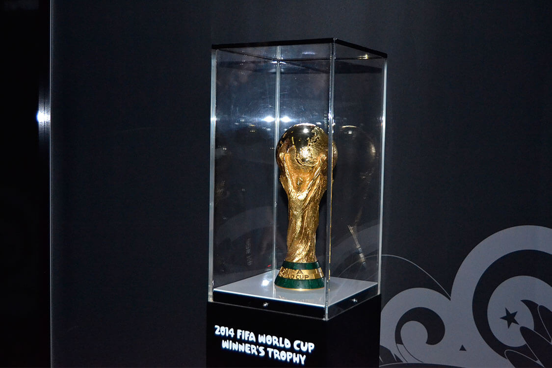 2015 – Unvergessliches Erlebnis: der WM-Pokal machte in Bielstein halt
